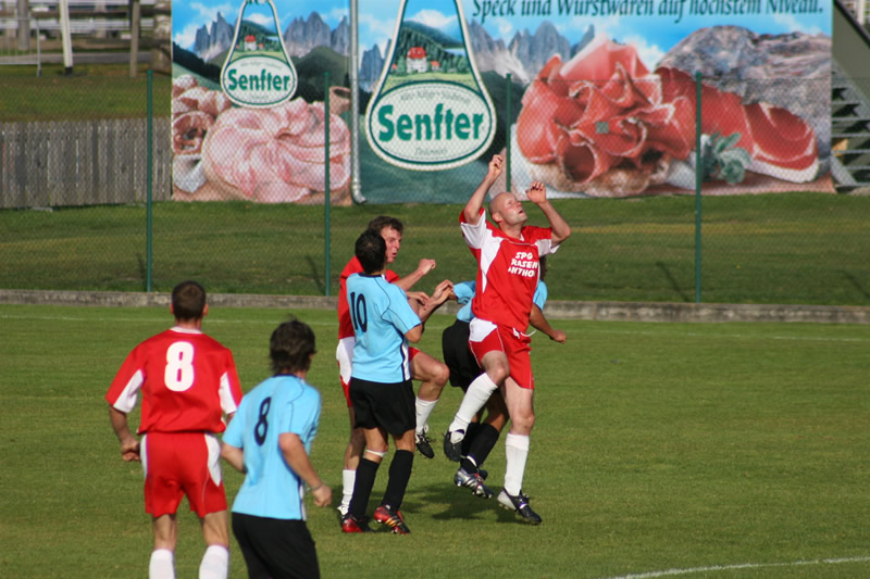 gal/08. Spieltag- SV Reischach-Rasen/2006-10-24 - SVR gg. Rasen-Antholz 091.jpg